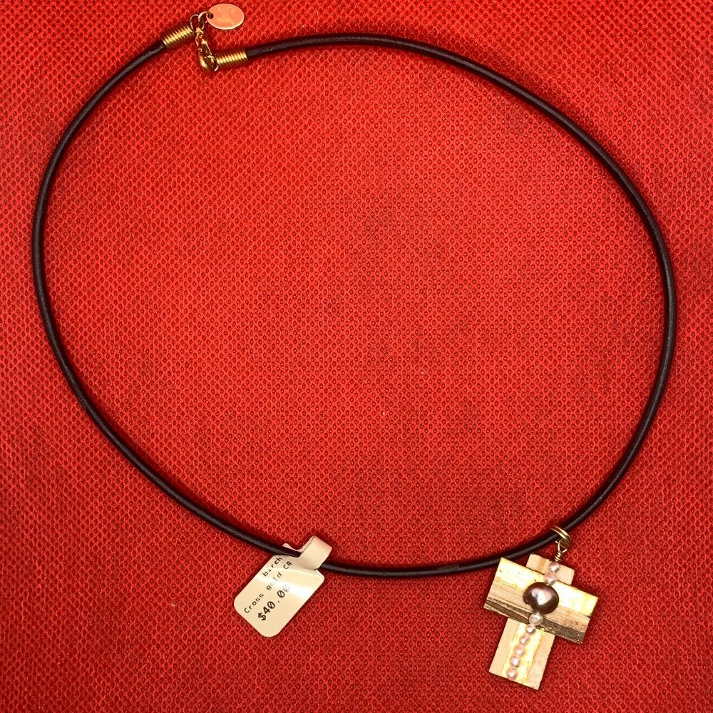 Tessoro Cross Necklace Gold Leaf Freshwater Pearls